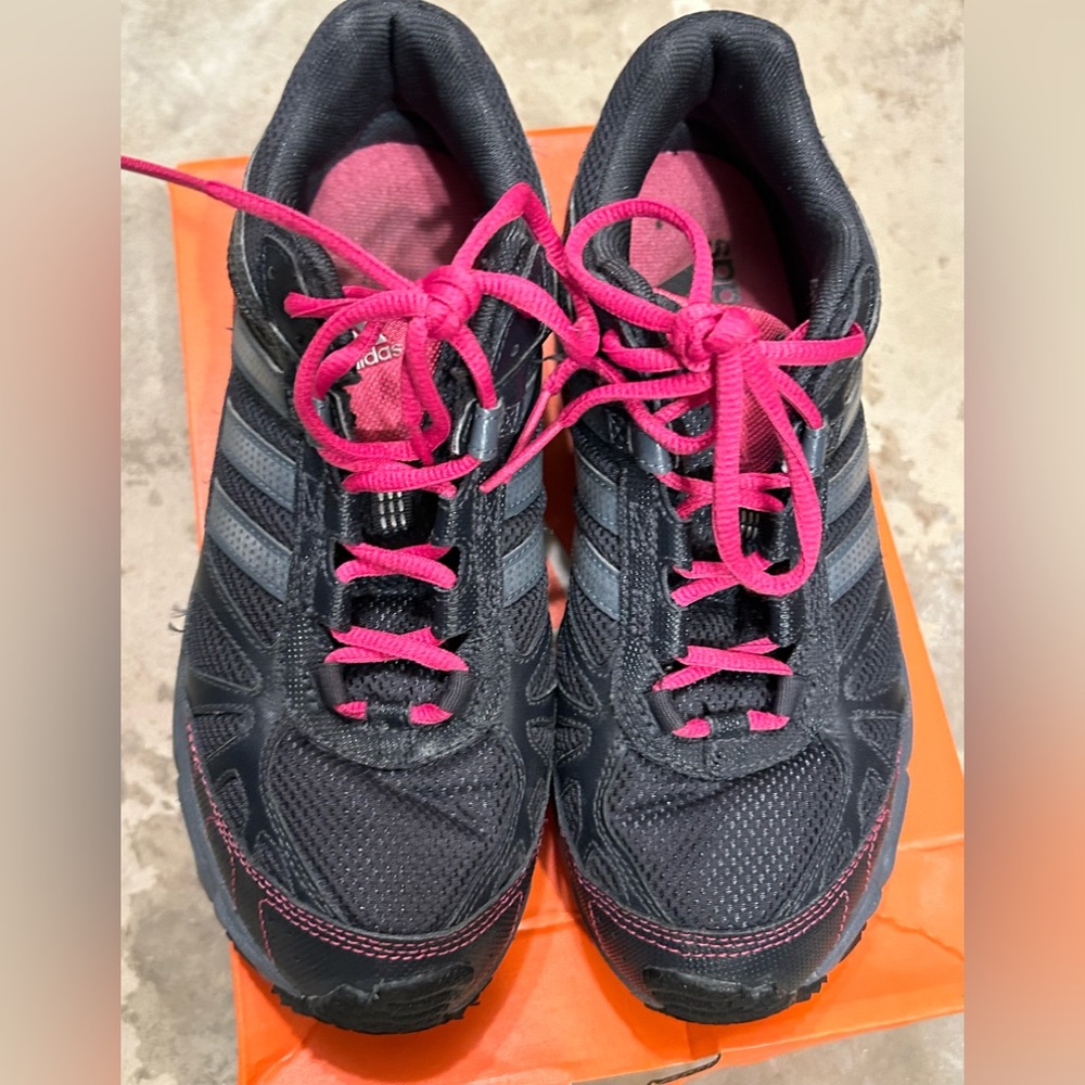 Adidas athletic shoes 7.5
